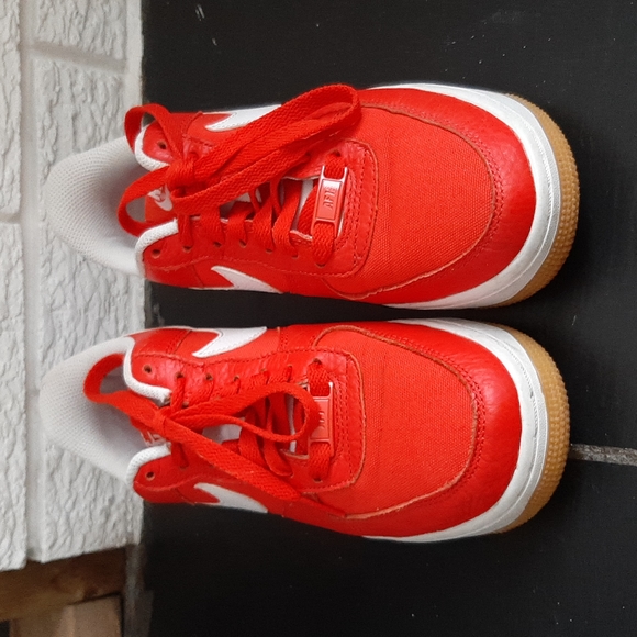 Women's Vintage Nike Air Force 1 '07 PRM Sneakers Habanero Red Leather Size 6 - Picture 4 of 8